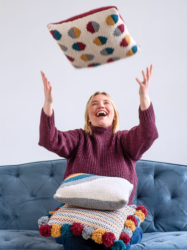 Lilo Lina Linde Cushions in Berroco  Remix Chunky PDF