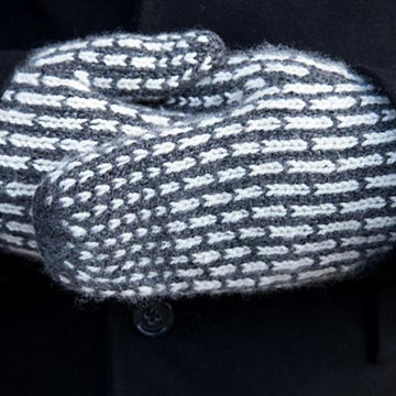 Lines Mittens