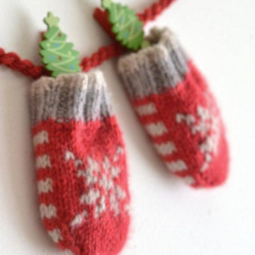 Baby's 1st Christmas! 'Little Stripe Hat' and 'Little Snowflake Mittens'