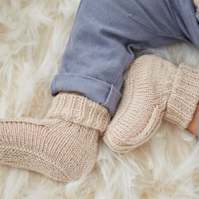 Sirdar Pullover and Socks Knitting Pattern