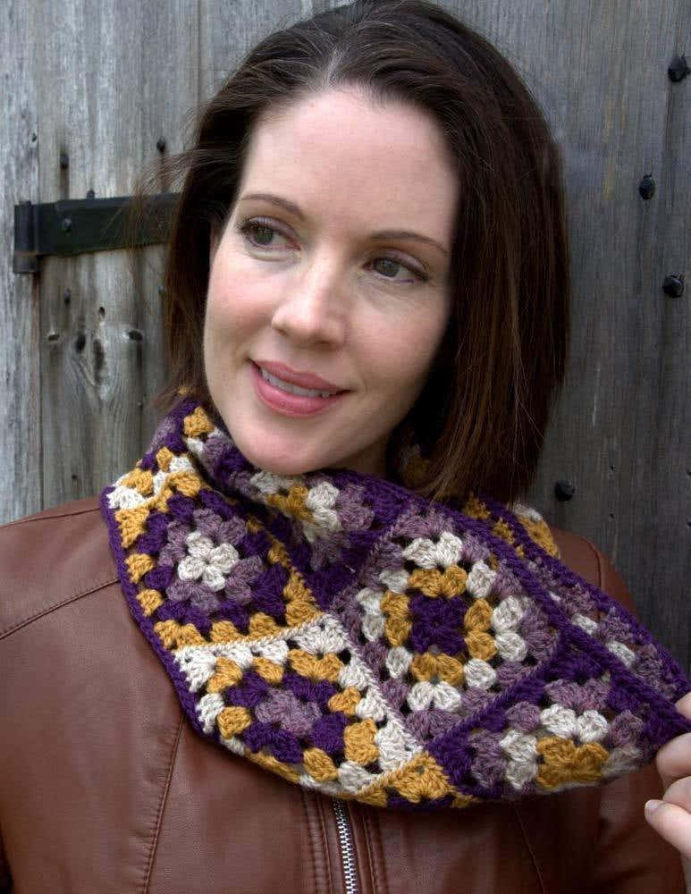 Granny Square Cowl Crochet Pattern