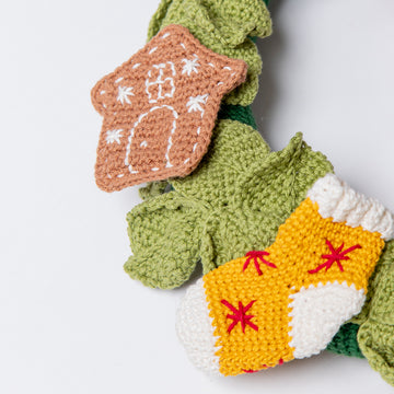 Paintbox Yarns Gingerbread Christmas Wreath Crochet Pattern