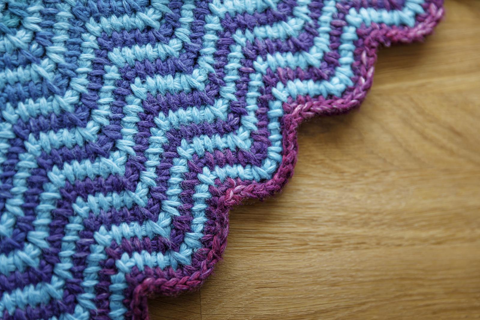Slalom Stripes Blanket