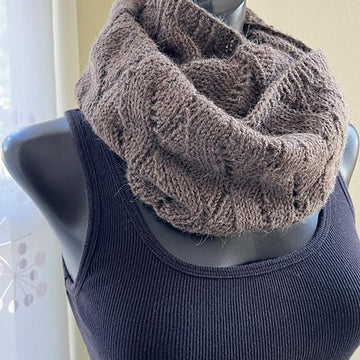 #357 Lara Cowl