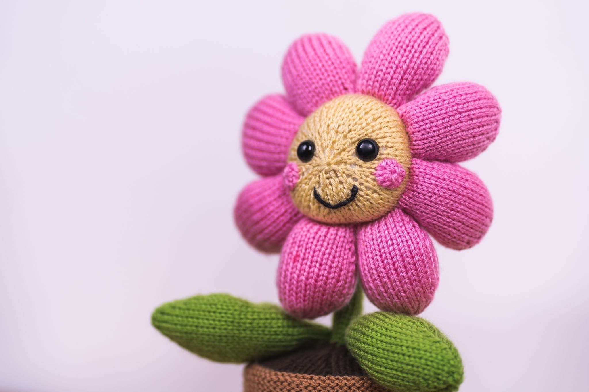 Deramores Flower Toy Knitting Pattern