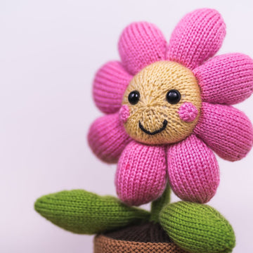 Deramores Flower Toy Knitting Pattern