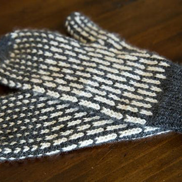 Lines Mittens