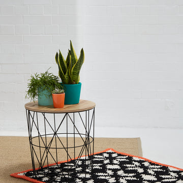 Paintbox Yarns Monochrome Burst Mat PDF (Free)