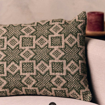 Bright Star Cushion Knitting Pattern