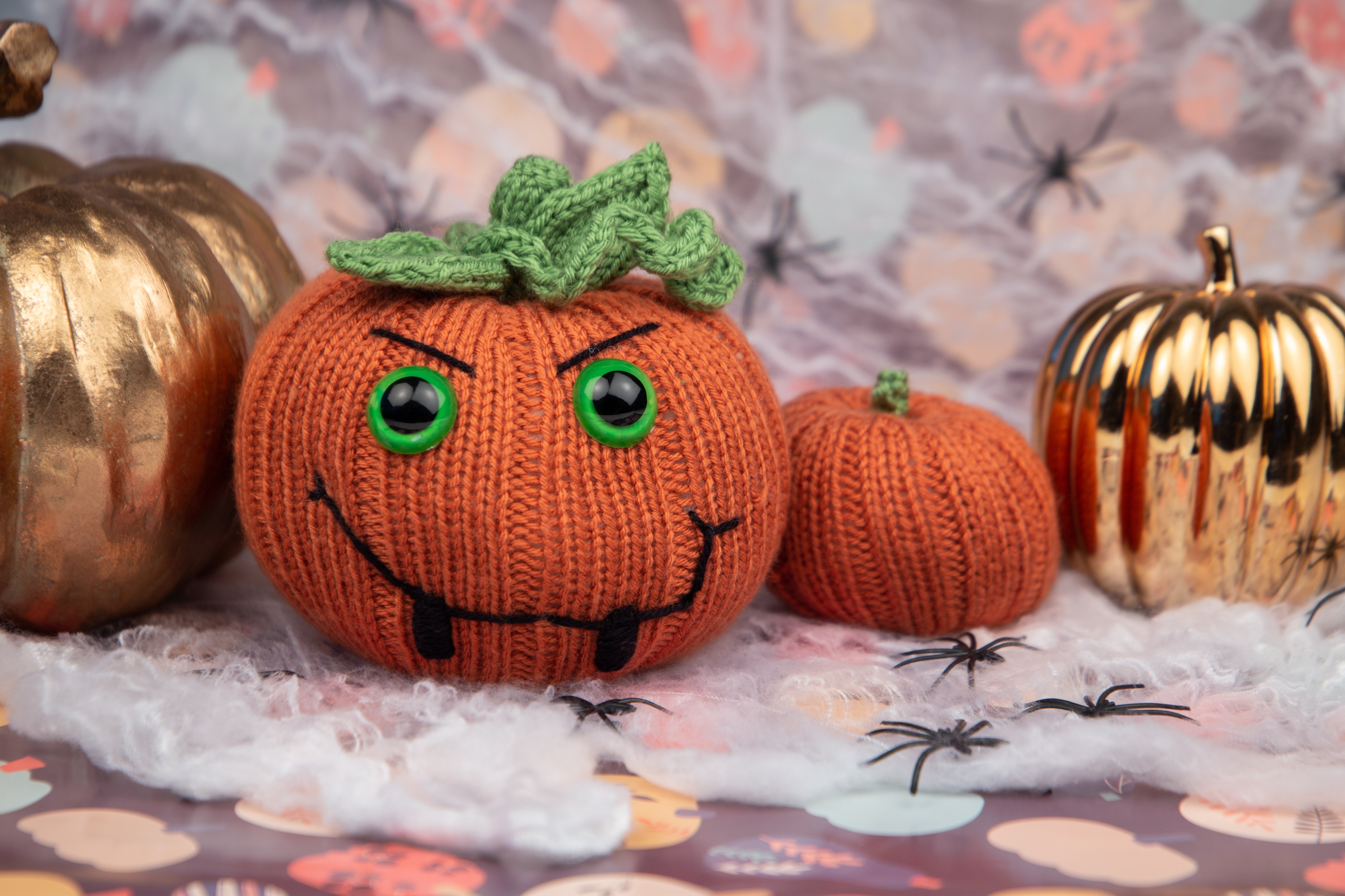 Deramores Bats and Pumpkins Toy Knitting Pattern