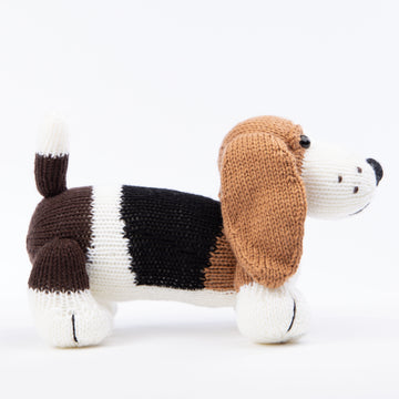 Deramores Herbie the Basset Hound Toy Knitting Pattern