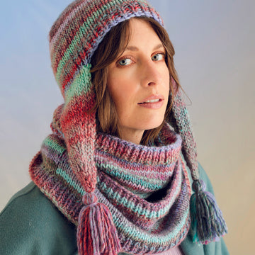 Sirdar 10709 Anemone Hat & Snood PDF