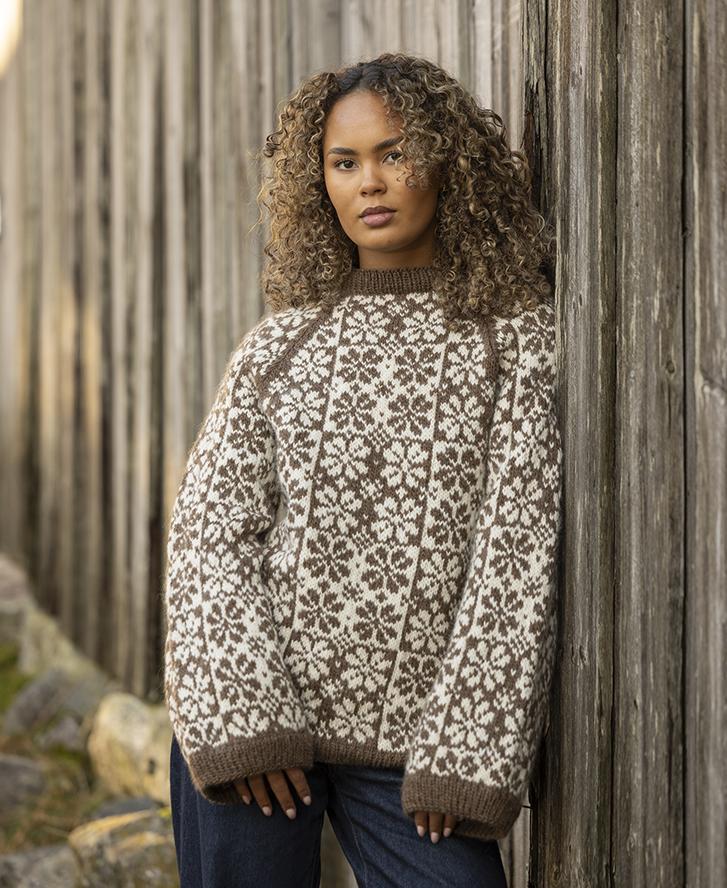 Blomstølen Sweater In Brown in Viking Garn Viking Wool