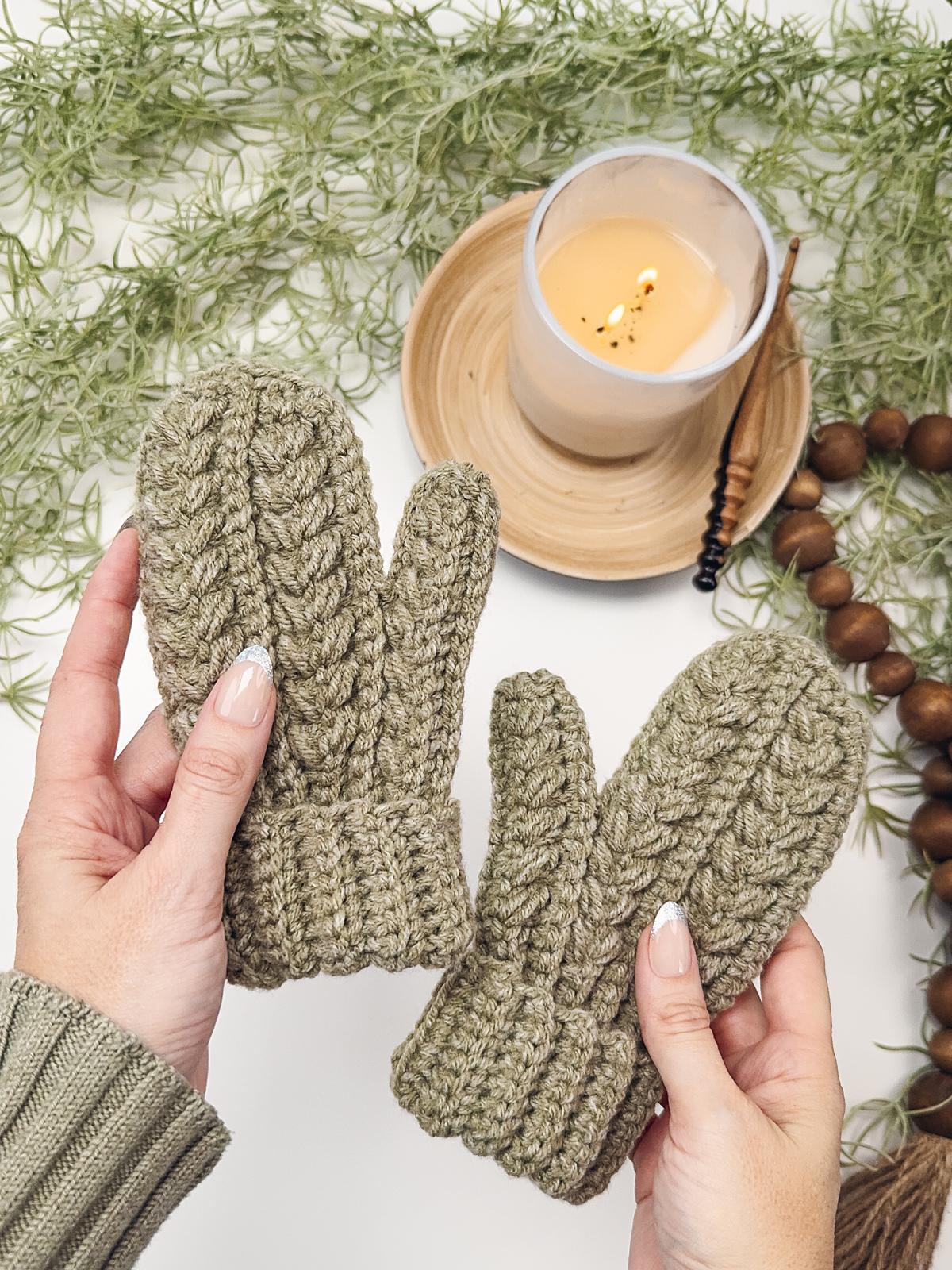 Winter Wheat Flat Mittens