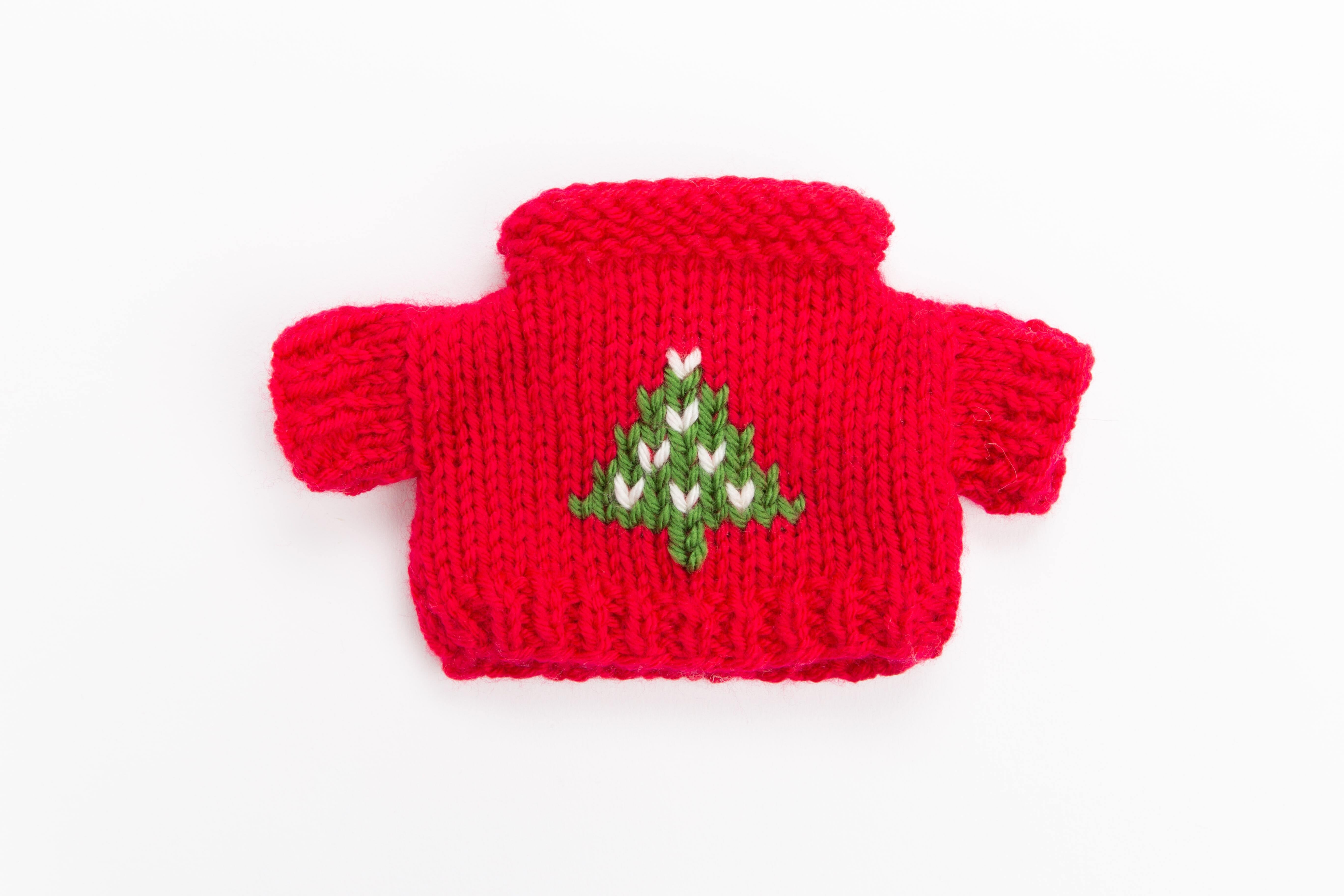 Deramores Christmas Pets Toy Knitting Pattern