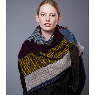 Lamana 11/02 Cavan Shawl PDF