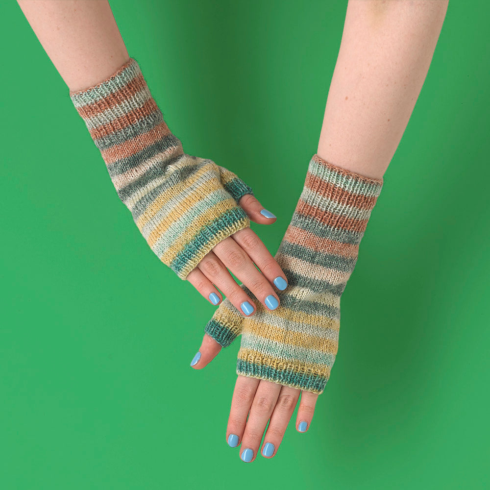 Paintbox Yarns Essential Fingerless Gloves PDF