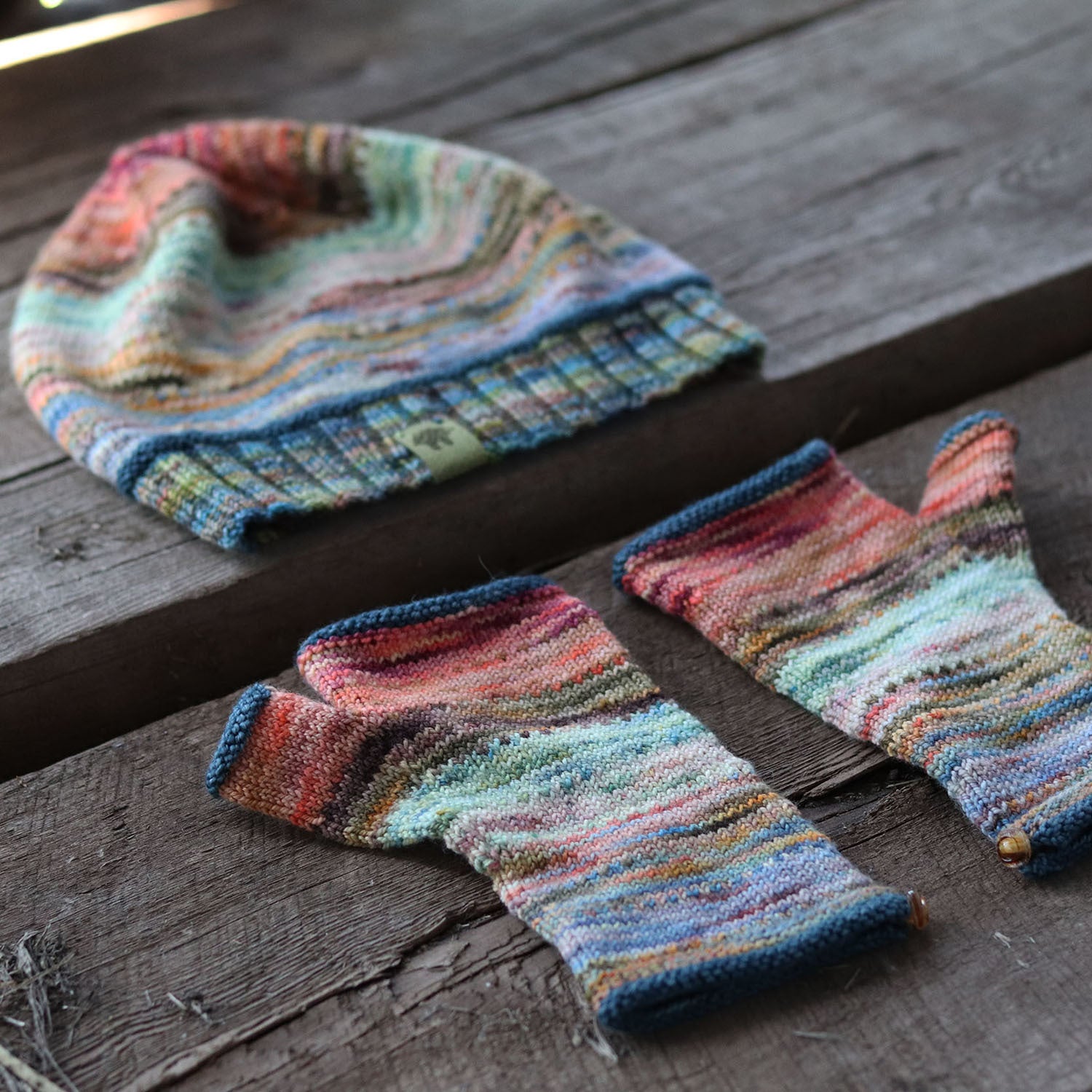 Koigu Pictor Hat and Fingerless Gloves Knitting Pattern