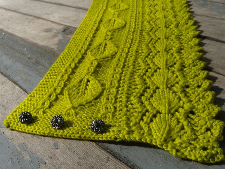 Strawberry Leaves Neckwarmer
