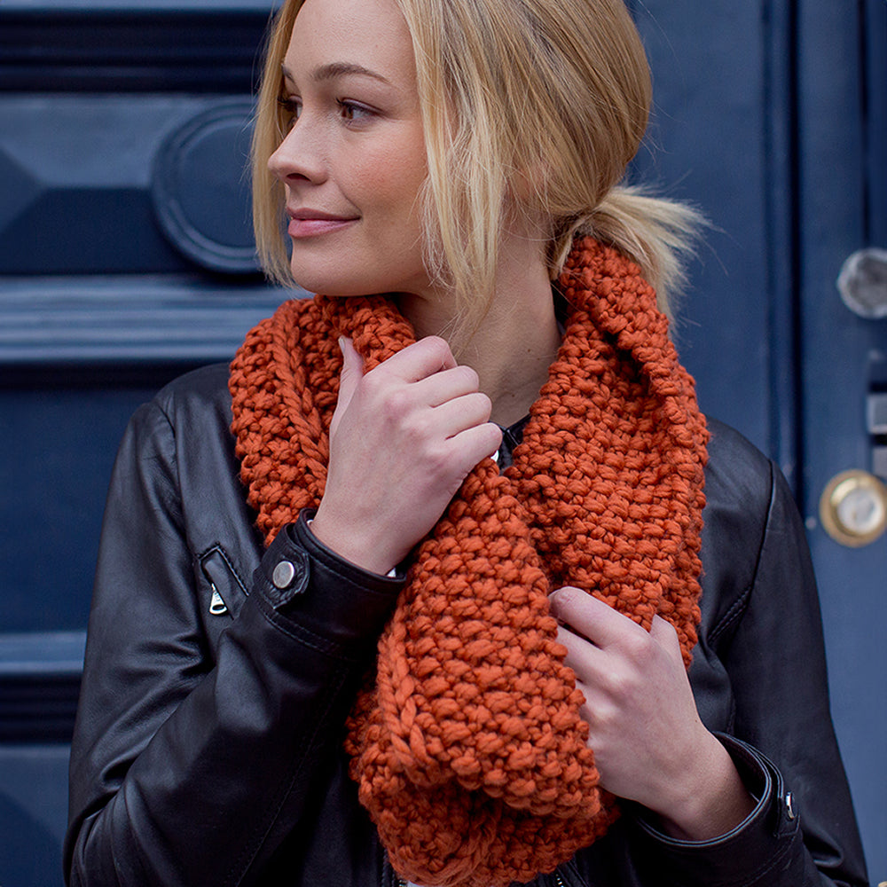 MillaMia Margareta Moss Stitch Cowl Knitting Pattern