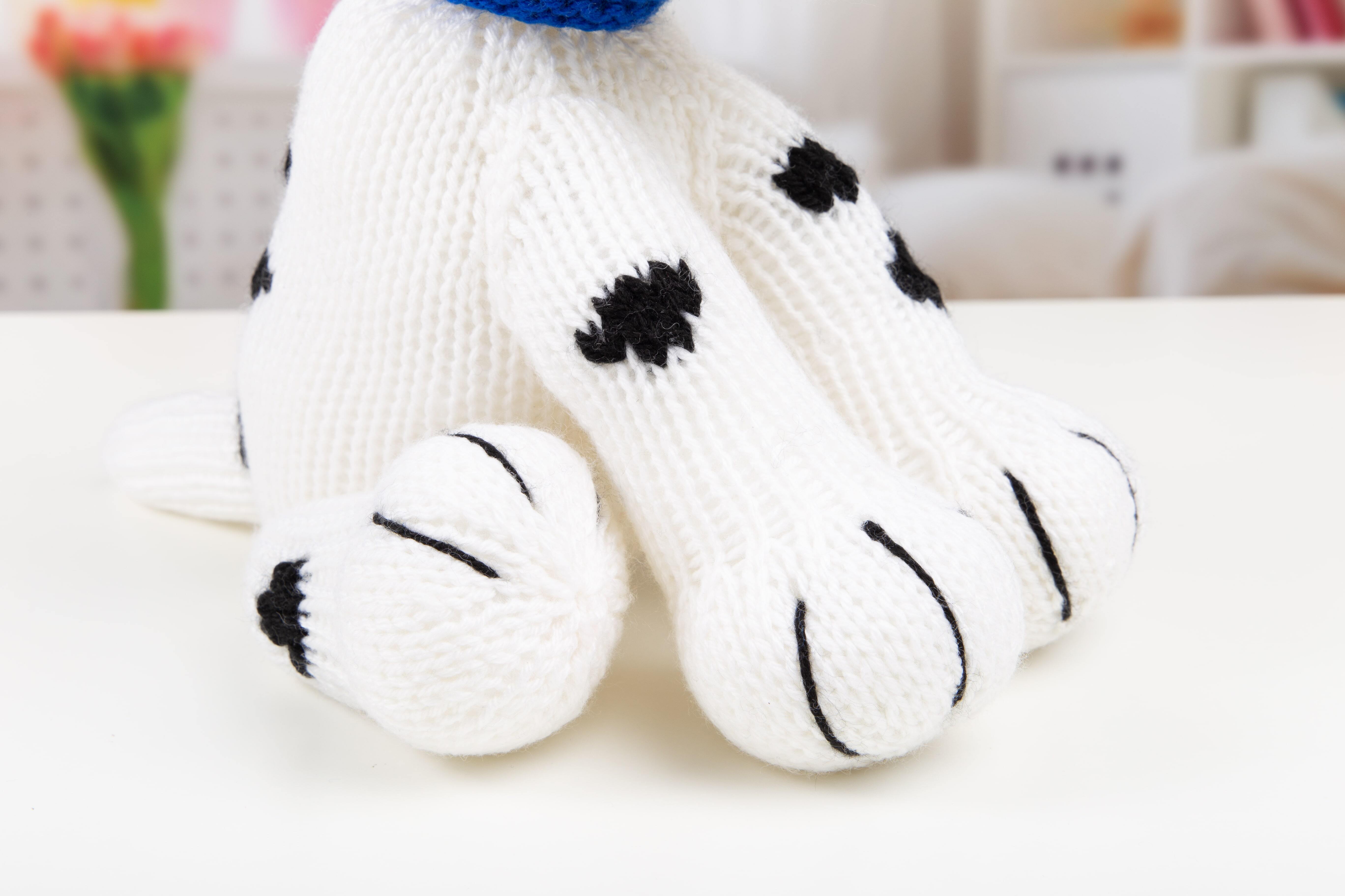Deramores Dalmatian Toy Knitting Pattern
