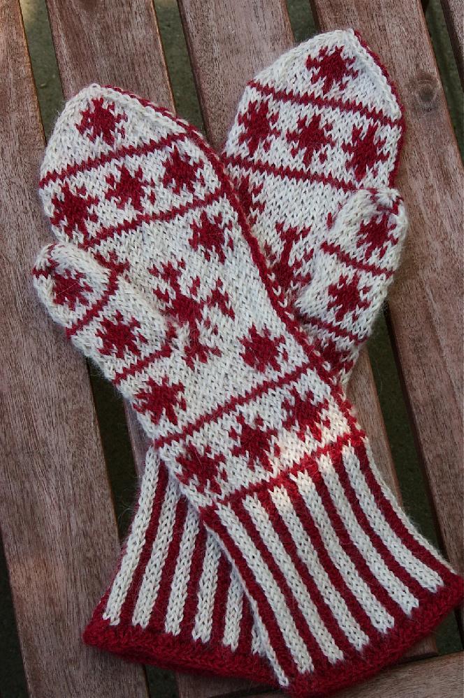 Maple Leaf Mittens