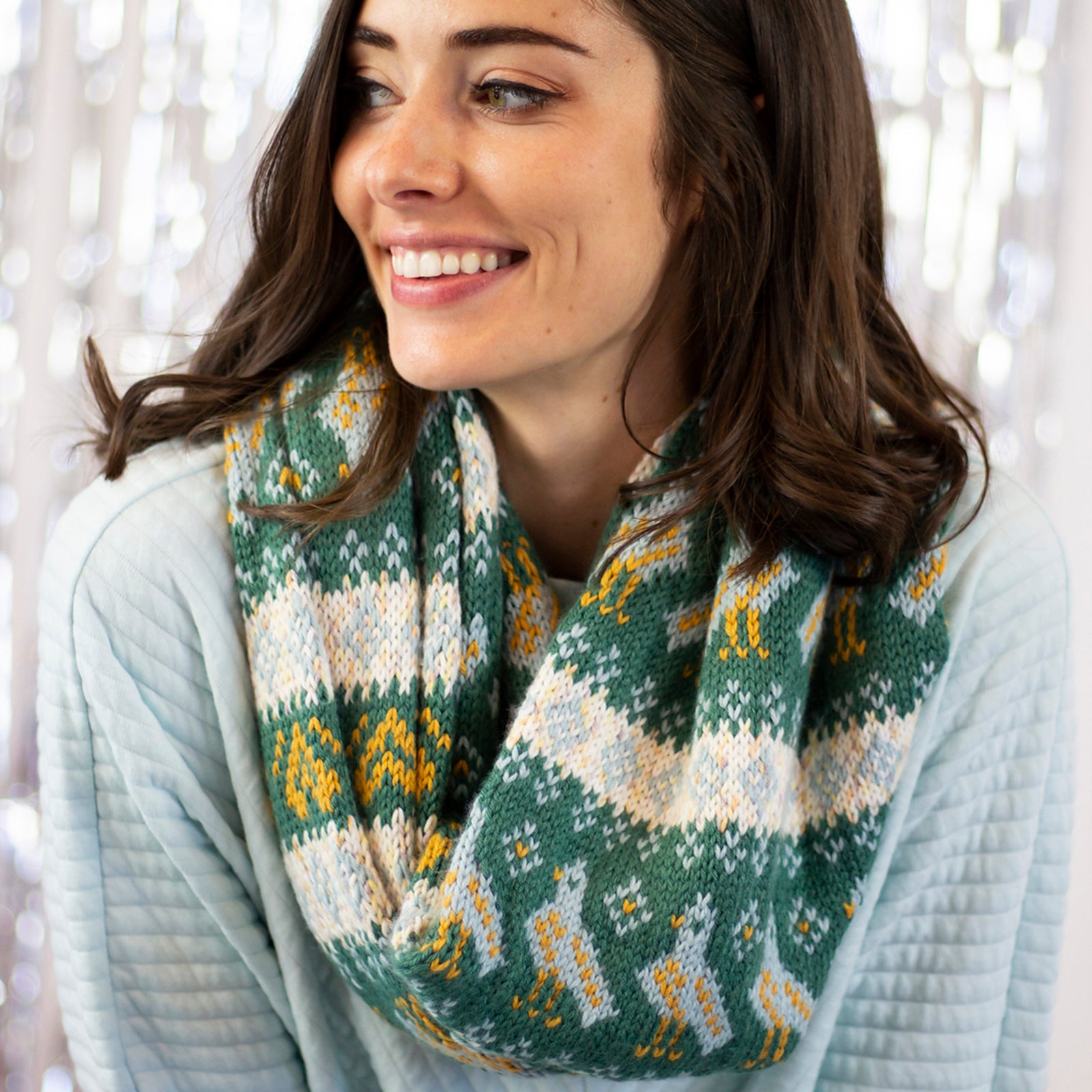 Universal Yarn Partridge Cowl Kit