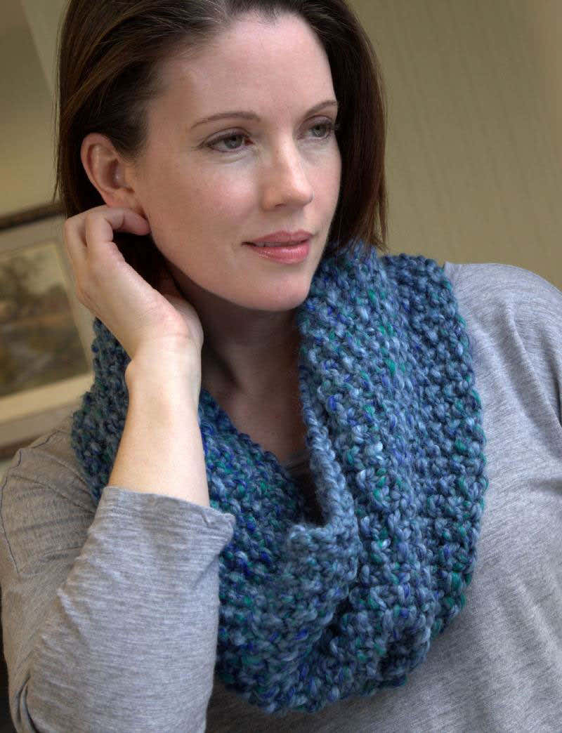 Seed Stitch Cowl Knitting Pattern