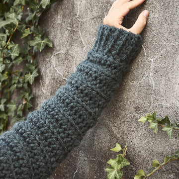 Mountaintop Cardigan in Lion Brand Hue & Me - M20286-TWH PDF