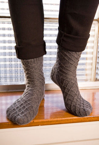 Criss Cross Socks Knitting Pattern