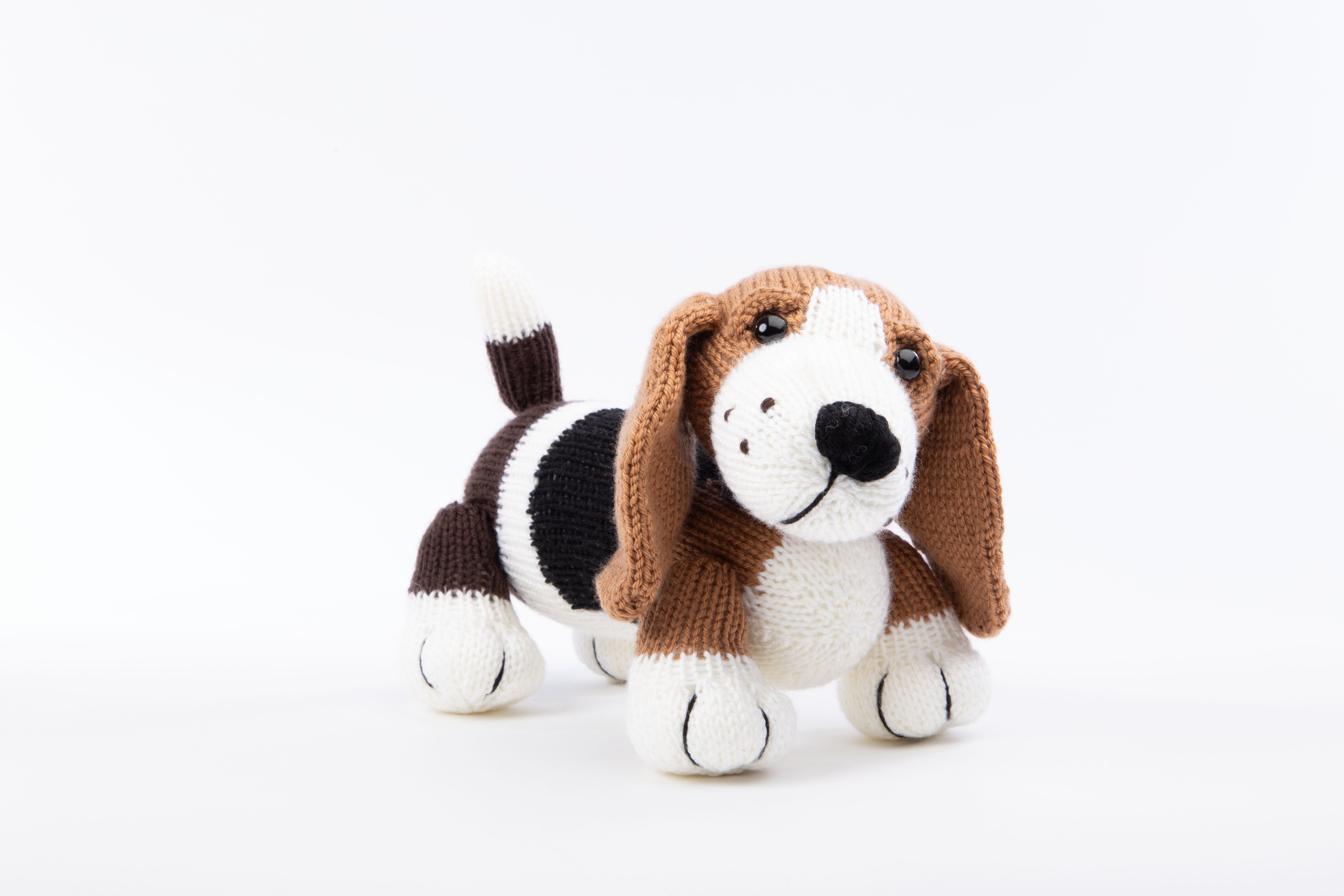 Deramores Herbie the Basset Hound Toy Knitting Pattern