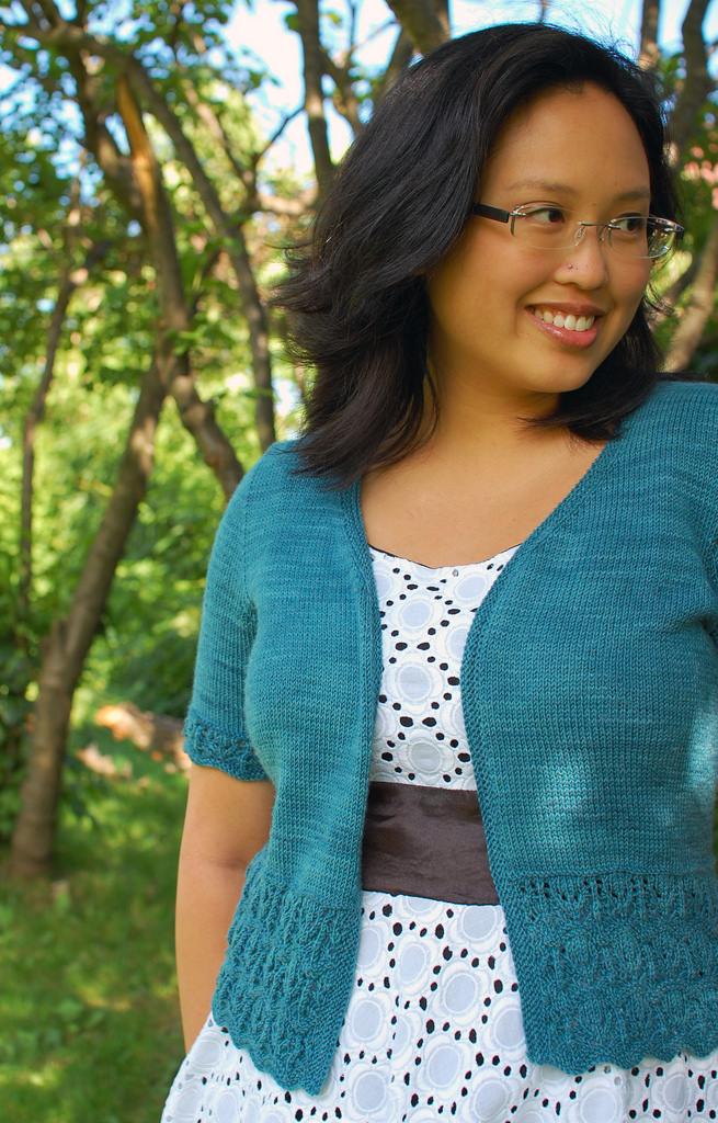 Bellevue Cardigan - fingering weight