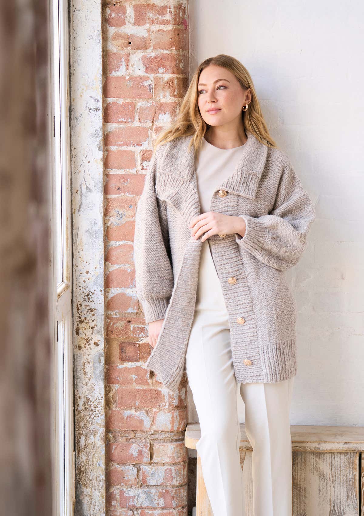 Wolf Cardigan Knitting Pattern