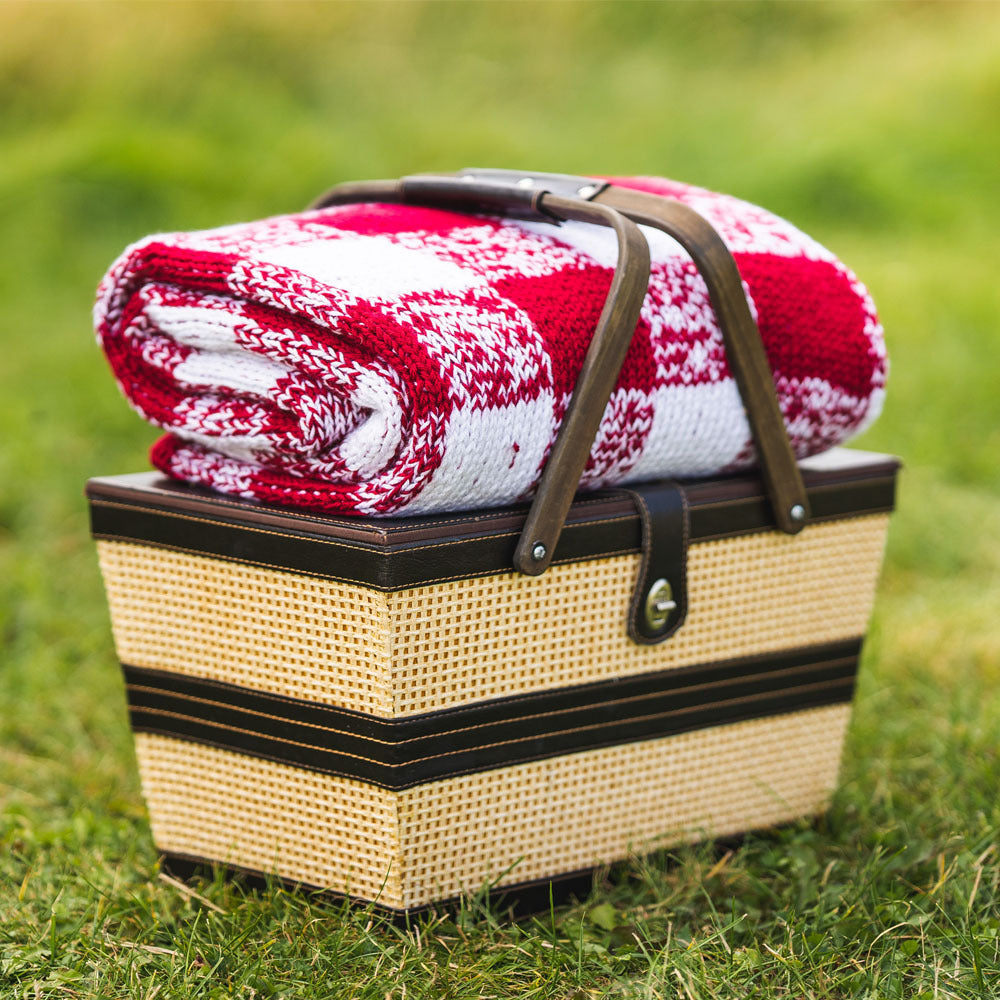 Deramores Gingham Blanket Knitting Pattern