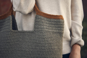 Huntington Carryall in Lion Brand Hue & Me - M20283-TWH PDF