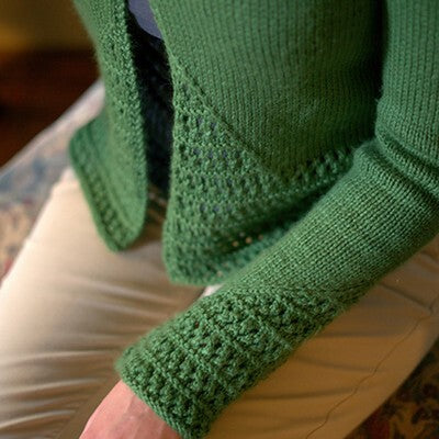 Plymouth Yarn 2747 Woman's Cardigan Knitting Pattern