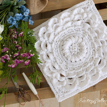Zinnia Blossom 12-inch Square