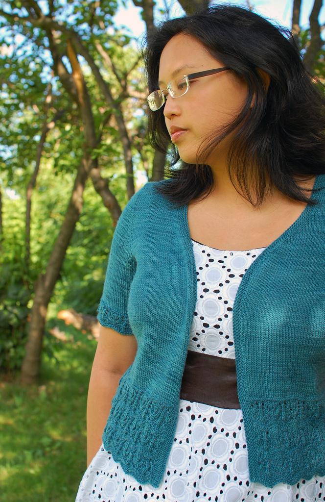 Bellevue Cardigan - fingering weight