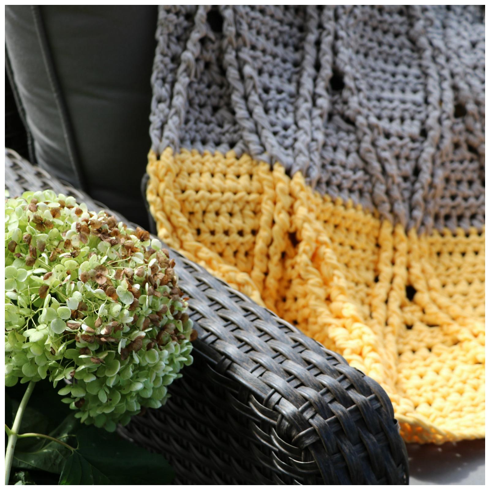 Bulky & Quick Cabled Blanket