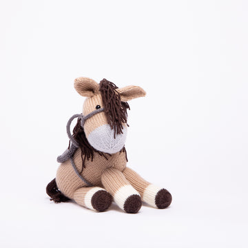 Deramores Dolly the Donkey and Bramble the Horse Knitting