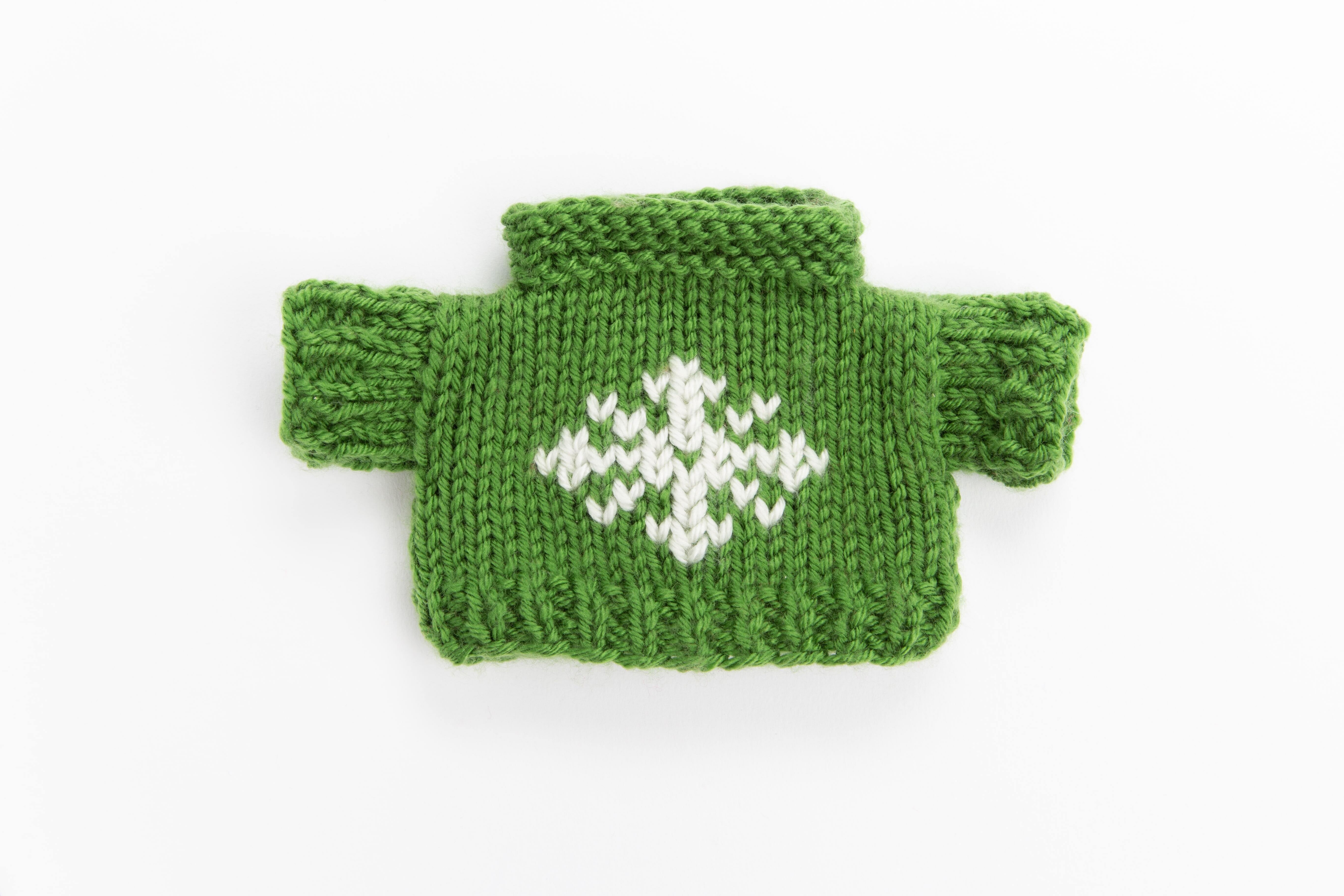 Deramores Christmas Pets Toy Knitting Pattern
