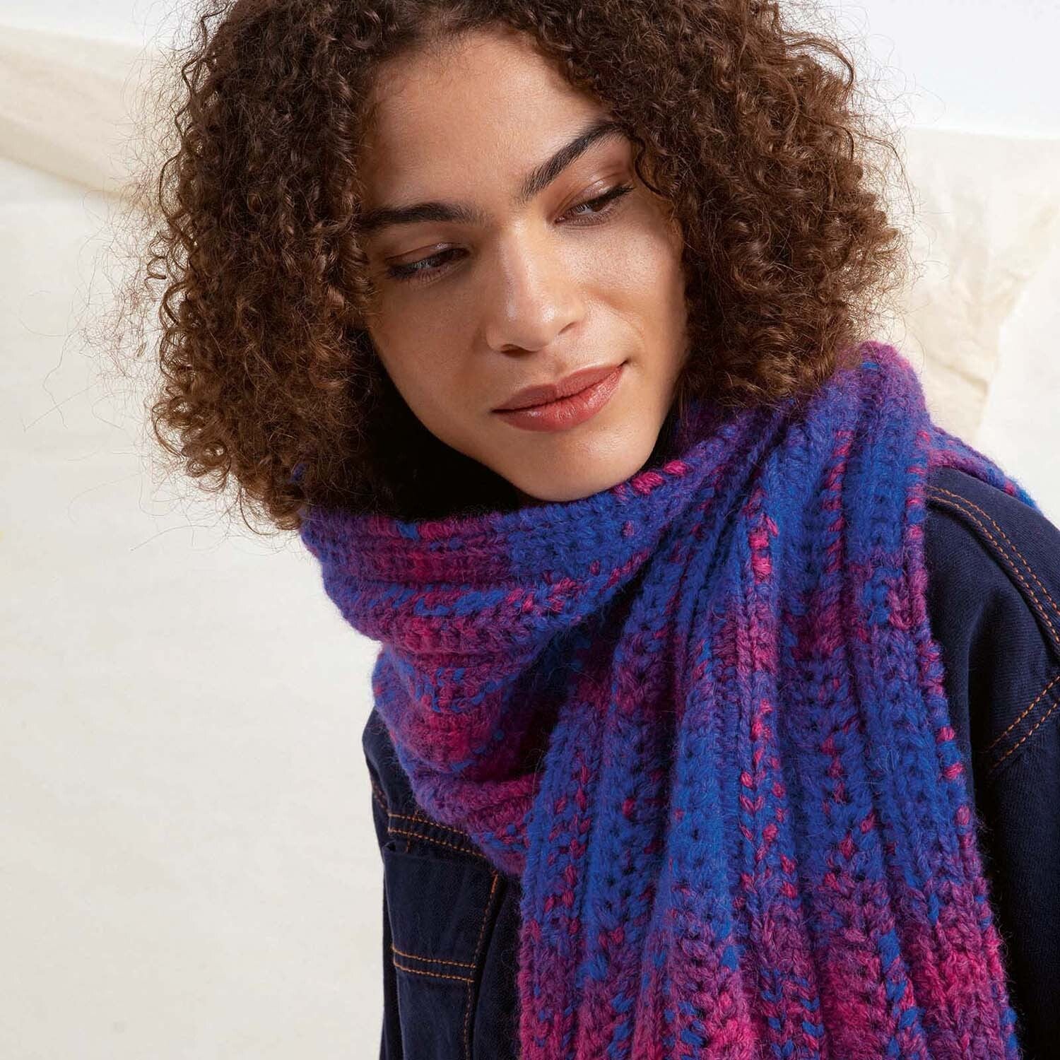 Lang PTO43-03 Scarf Knitting Pattern