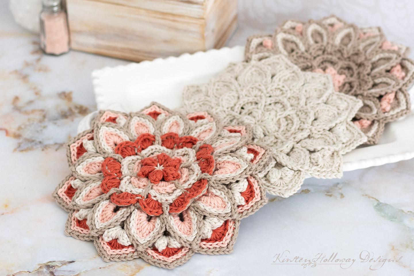 Sugar Plum Delight Round Trivet