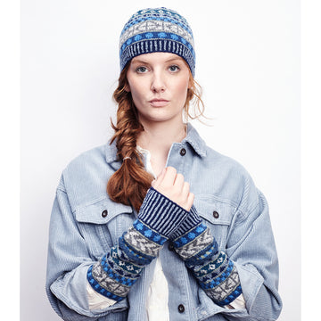 Lamana 09/24 Wrist Warmers PDF