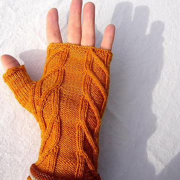 Fia (tip-to-cuff mitt)