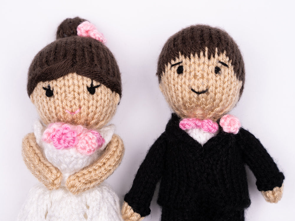 Deramores Bride and Groom Toy Knitting Pattern