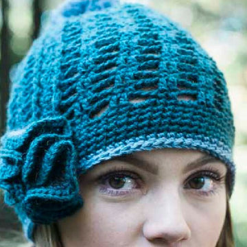 Trefoil Hat & Wristwarmers in Juniper Moon Farm Dromedary - J55-01 - PDF