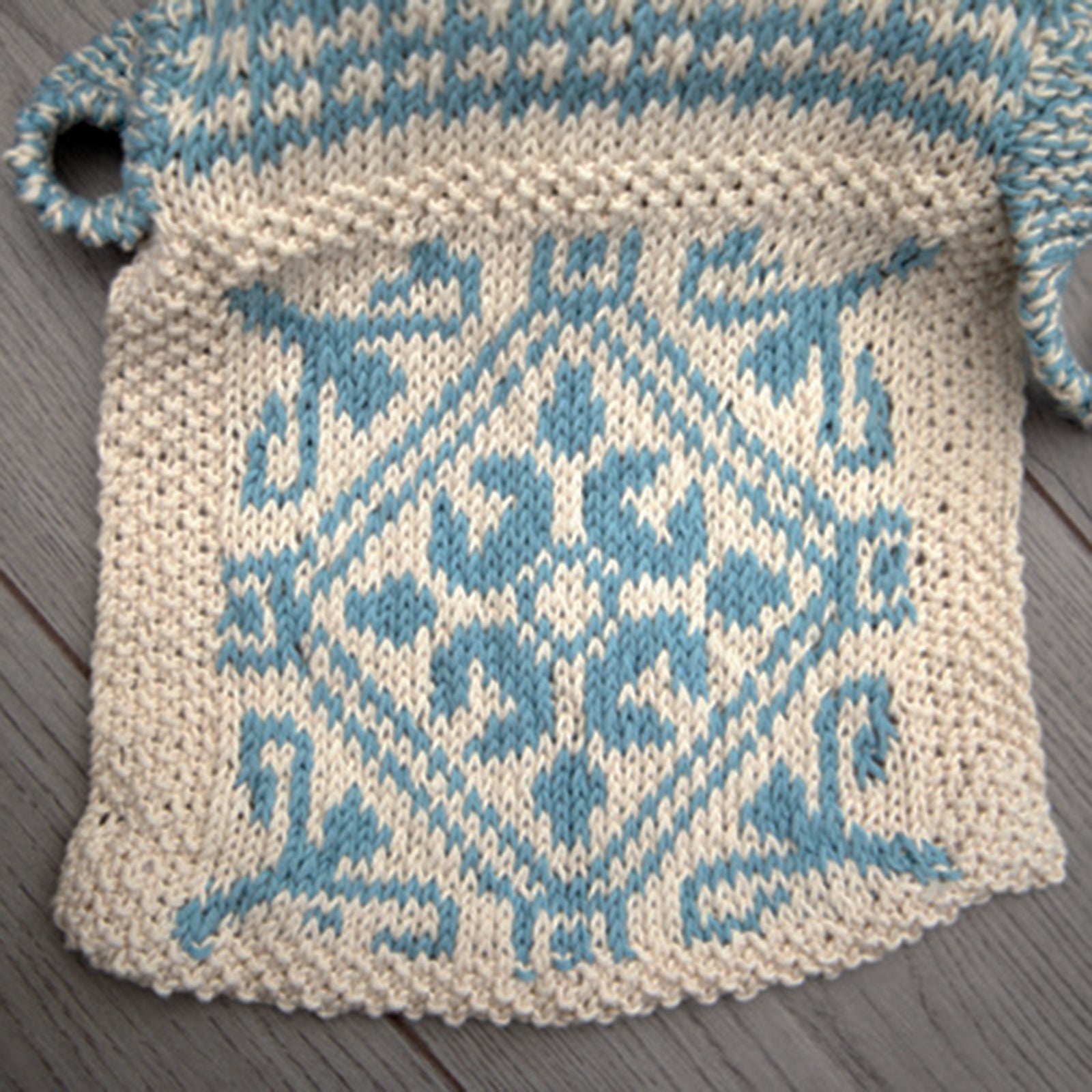 Deramores Freisland Messenger Bag Knitting Pattern