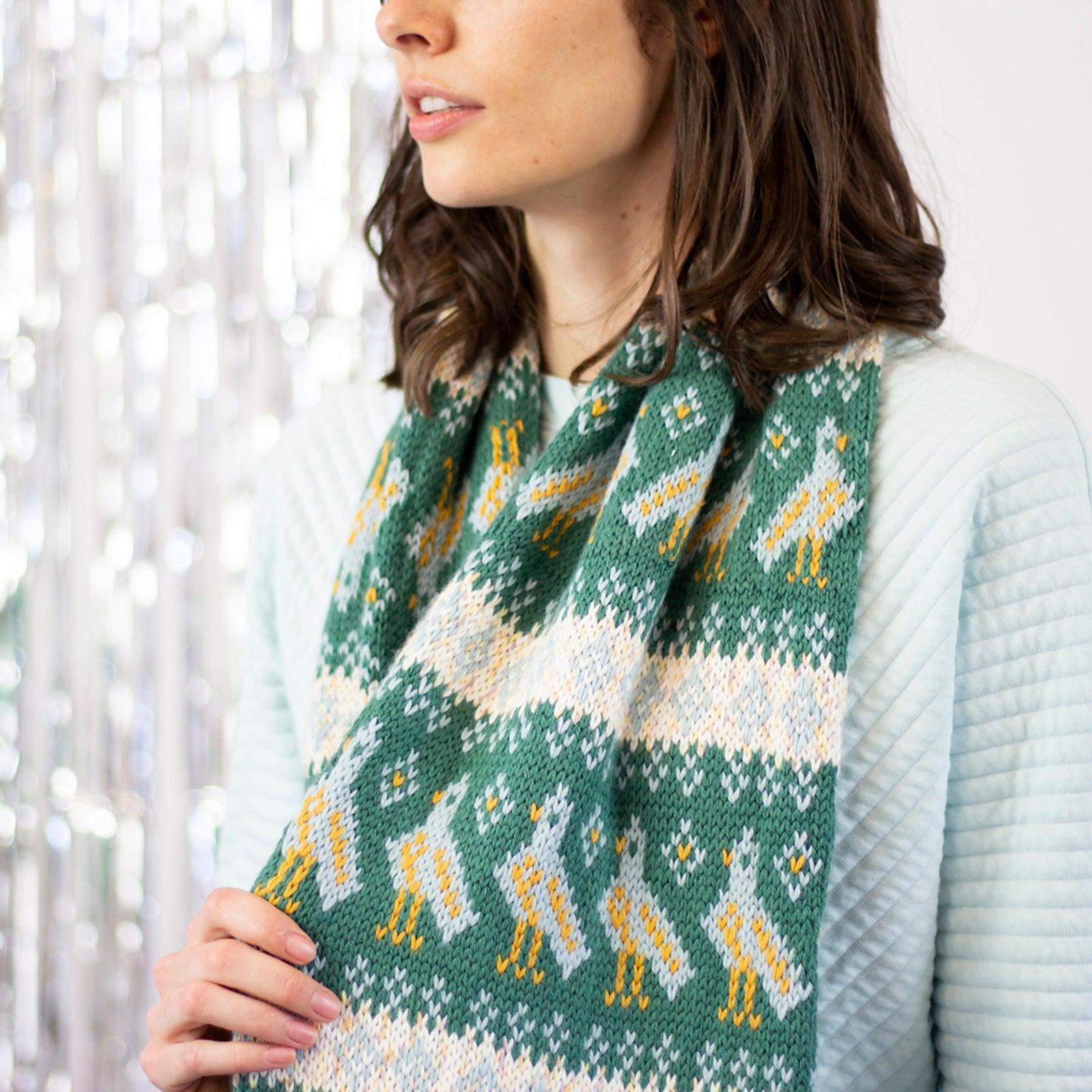 Universal Yarn Partridge Cowl Kit