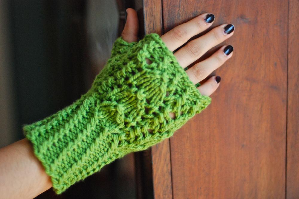 Snow Drops & Snap Peas Mitts